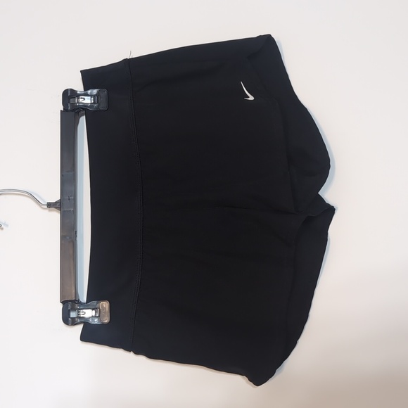Nike Lined Black Athletic Shorts - Picture 1 of 4